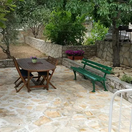 Coraline On Korcula, Seafront * Smokvica (Korcula)