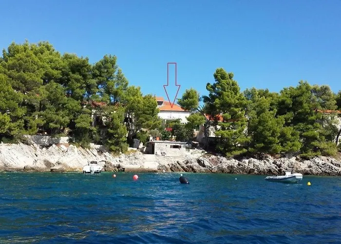 Coraline On Korcula, Seafront